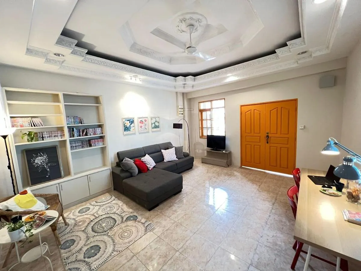 Myroom Georgetown, Off Jalan Burma, Gurney Drive