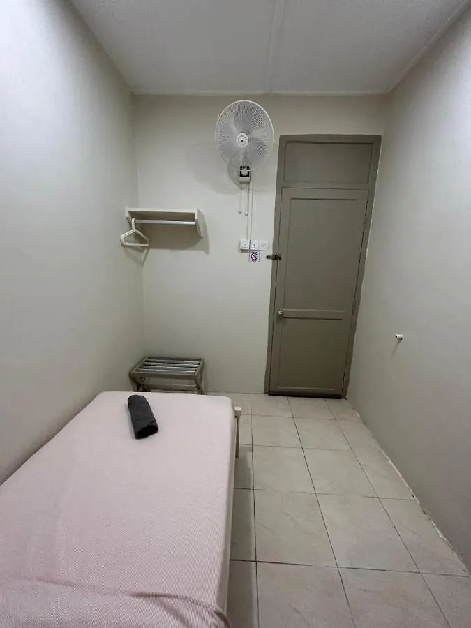 Myroom Georgetown, Off Jalan Burma, Gurney Drive Homestay